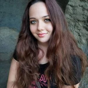 Meet your Posher, Claire